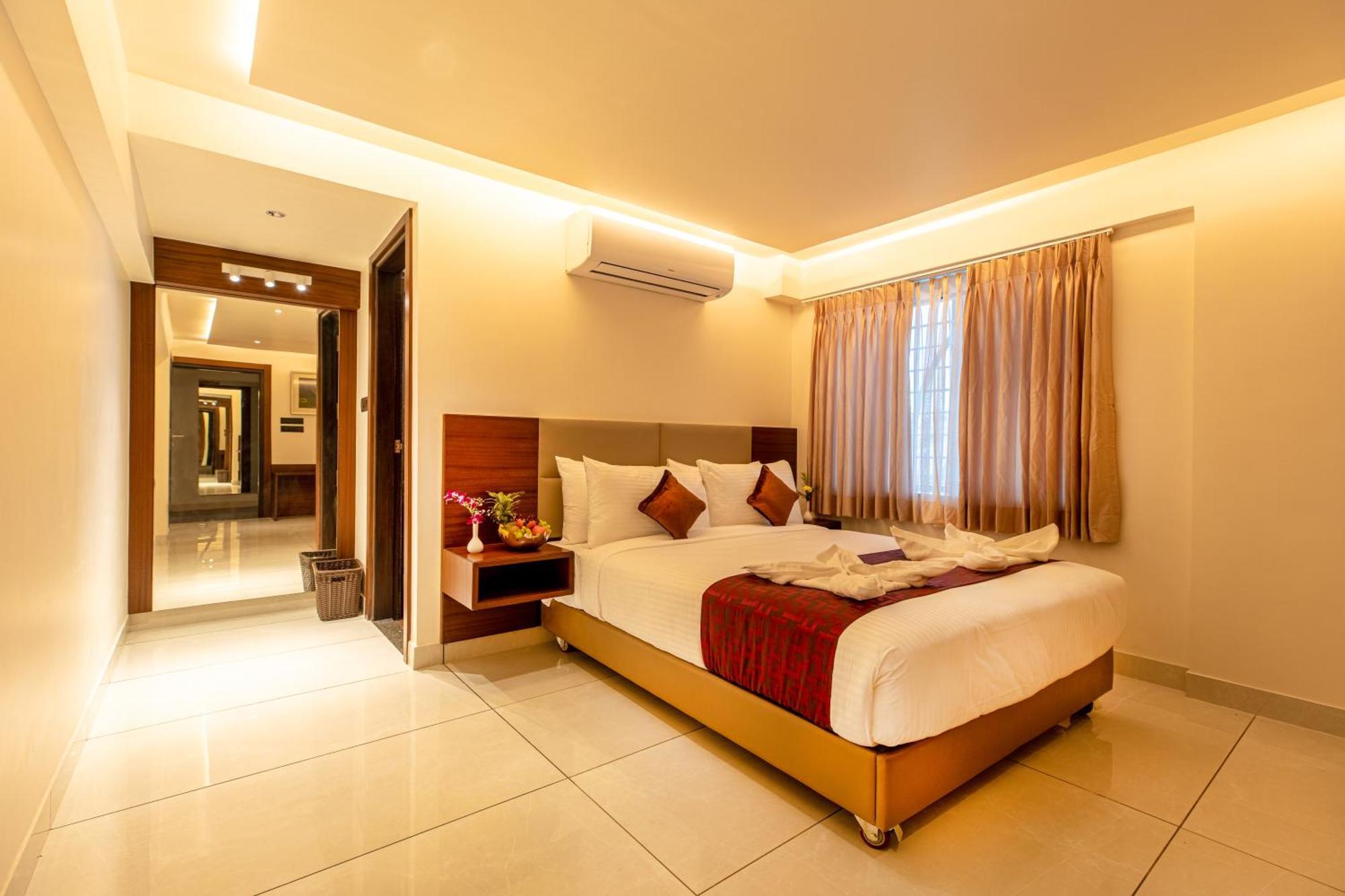 Hotel M Pro Palace Mysore - 12 Minutes To Mysore Palace 외부 사진