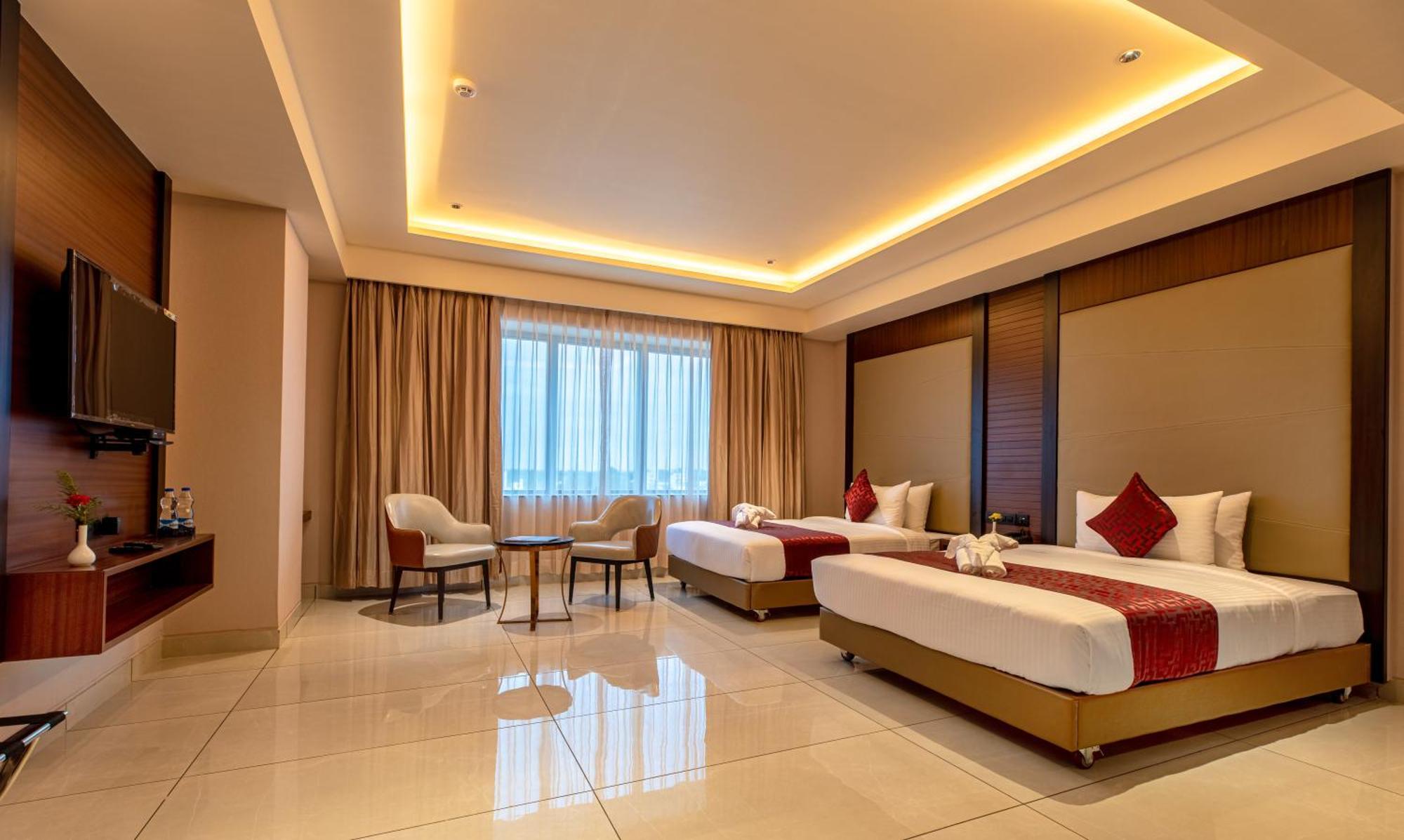 Hotel M Pro Palace Mysore - 12 Minutes To Mysore Palace 외부 사진